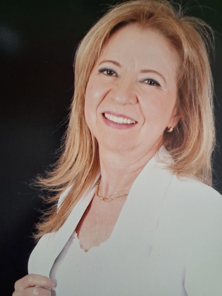 Dra. Claudionora Lima